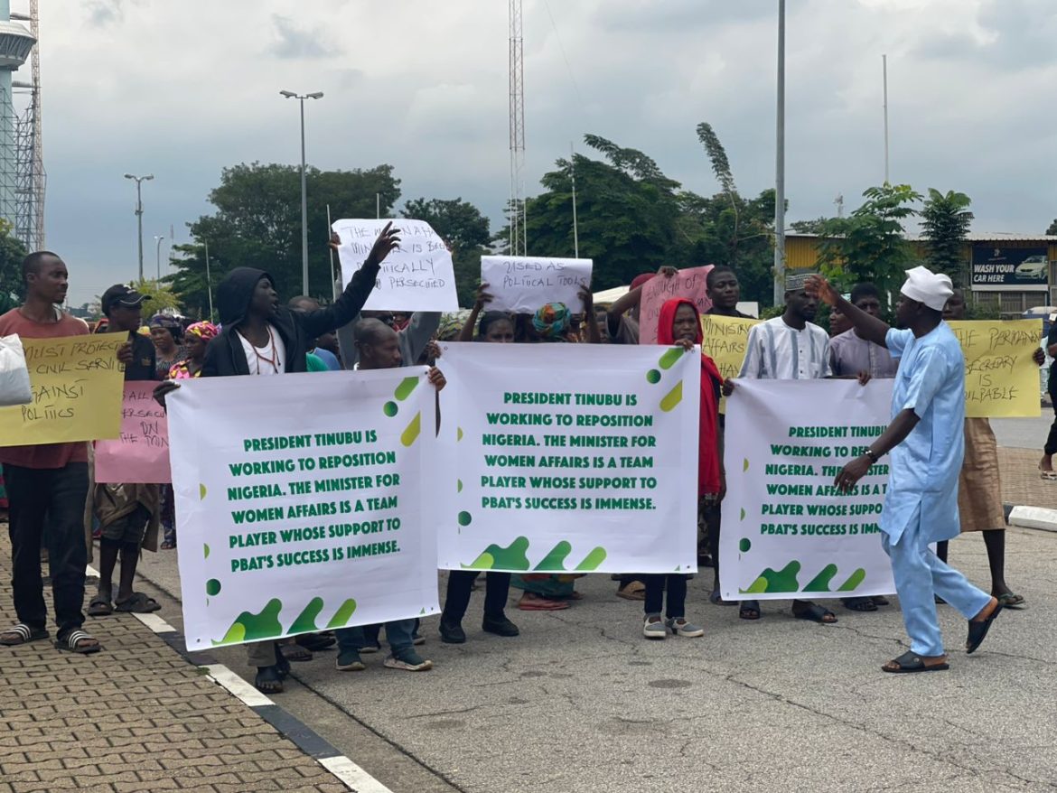 Coalition urges probe into workers protest at Women Affairs Ministry