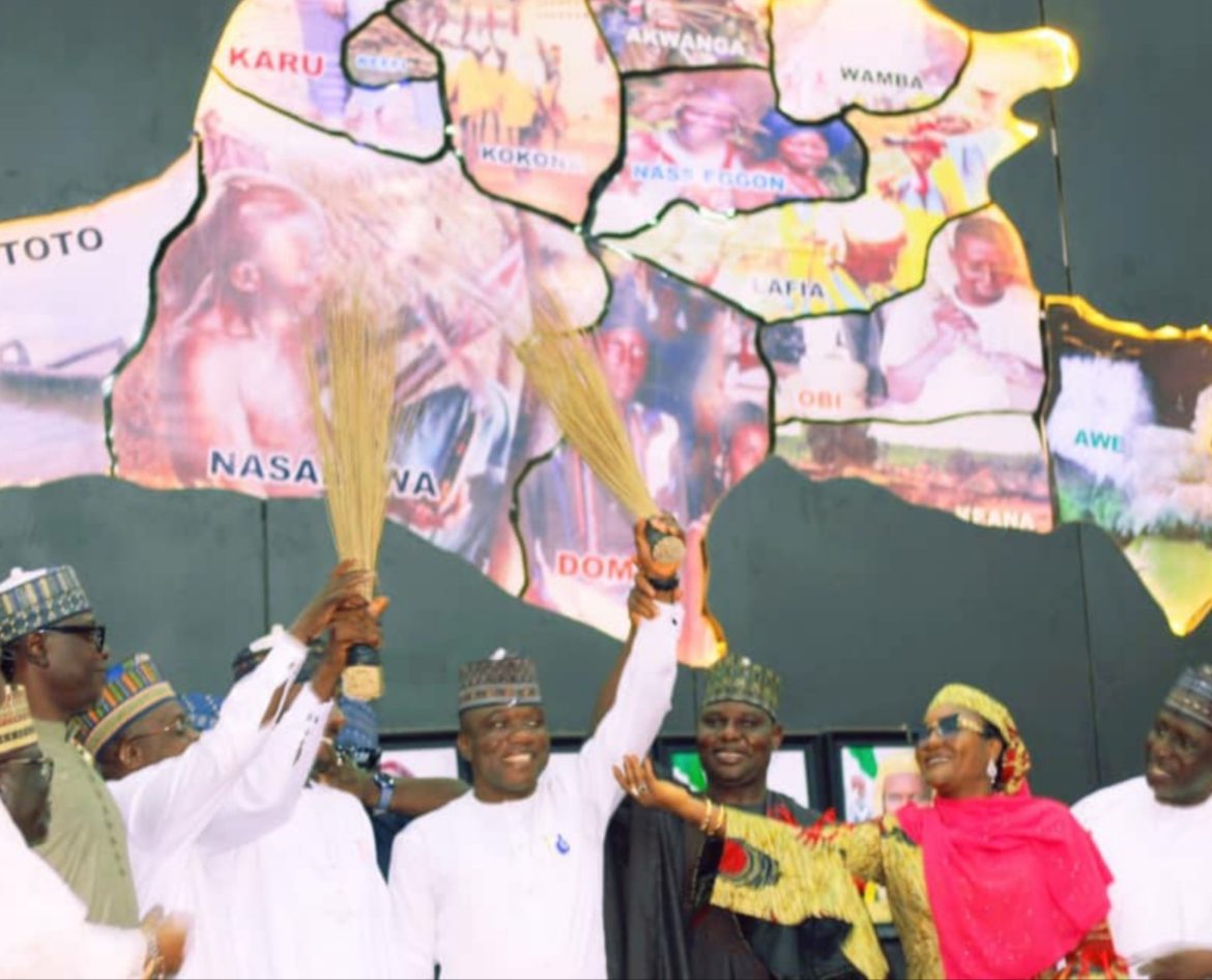 Two Nasarawa SDP lawmakers defect to APC, Speaker appeals for automatic ticket to defected members
