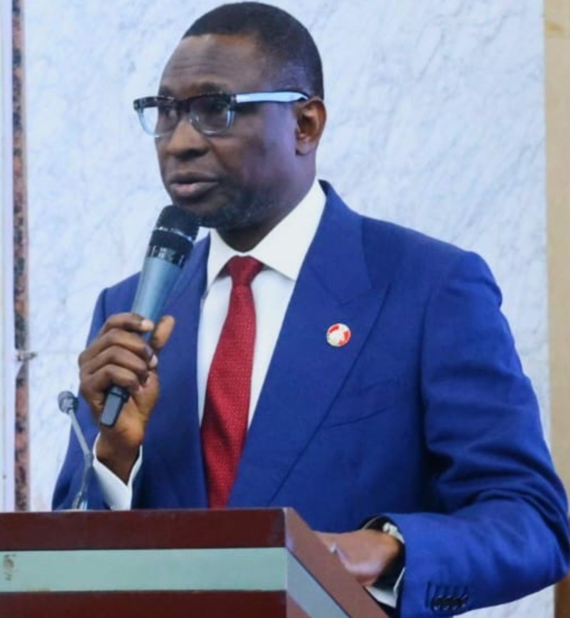 EFCC vows to prosecute corrupt politicians without bias