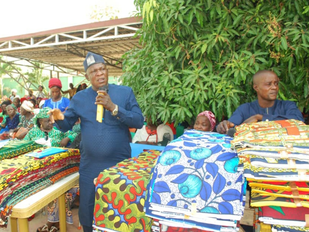 Christmas: Nasarawa Lawmaker. Hon. Zhekaba distributes wrappers worth N10m to over 500 women of his Constituency
