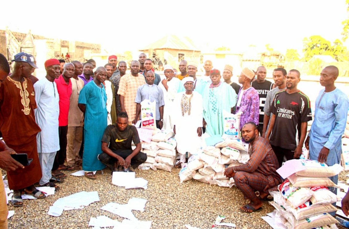 Christmas: Nasarawa Lawmaker Hon. Sa’ad distributes food items to Christian communities in his constituency