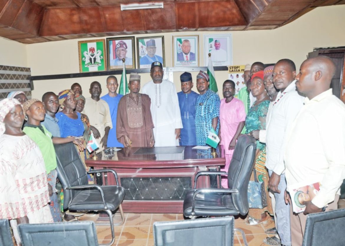 Ezhiba community visits Akun Administrator, begs Gov. Sule to construct Ezhiba/ Akpata road