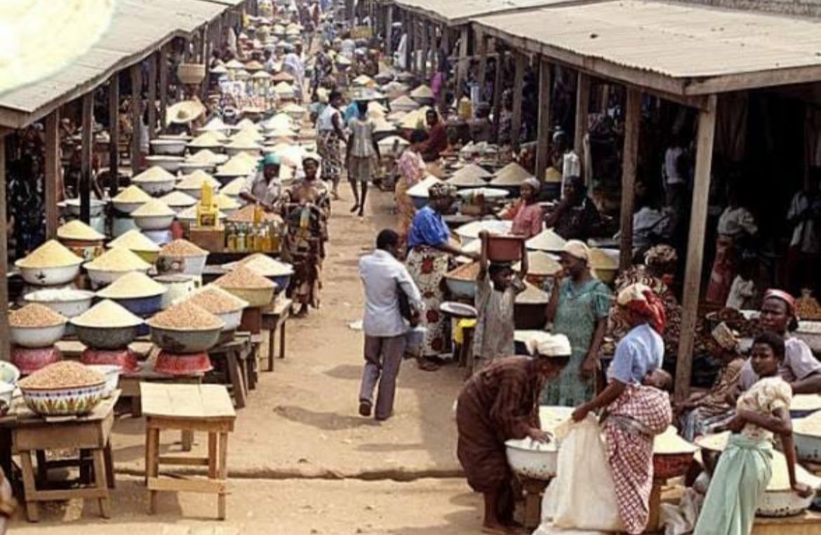 Oyo market women demand end to shop demolitions, business support