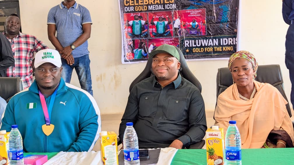 Kuje Area Council Chairman receives Commonwealth Games Para Powerlifting Gold Medalist, Rilwan Idris Sabo